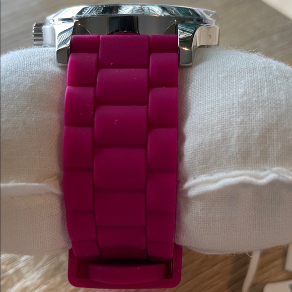 NWT! Woman’s Coach Silver and Pink Silicone Women's Watch, 40.0 mm - Picture 11 of 12